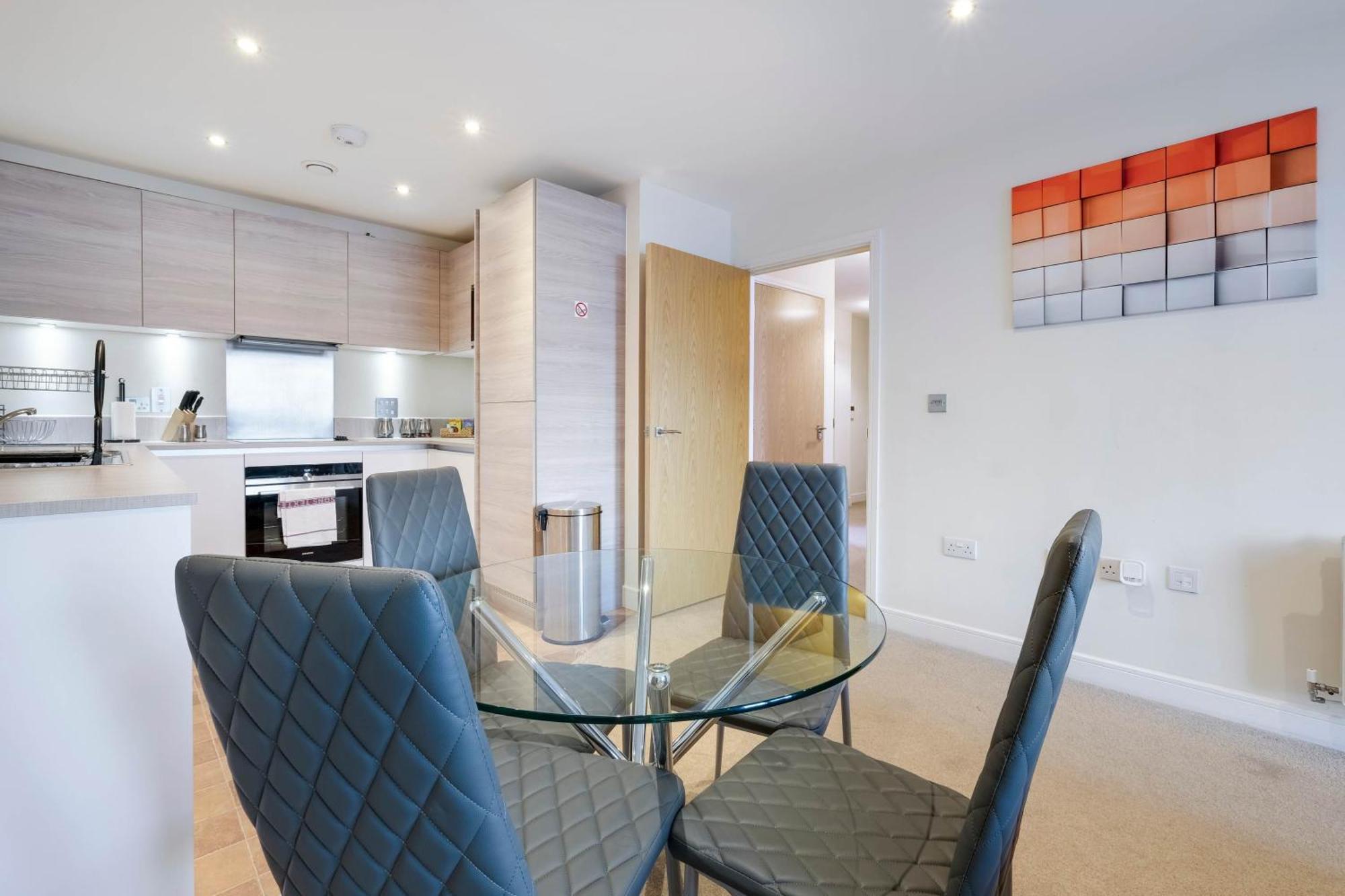 Alder House Serviced Apartment Maidenhead By 360Stays Exterior foto