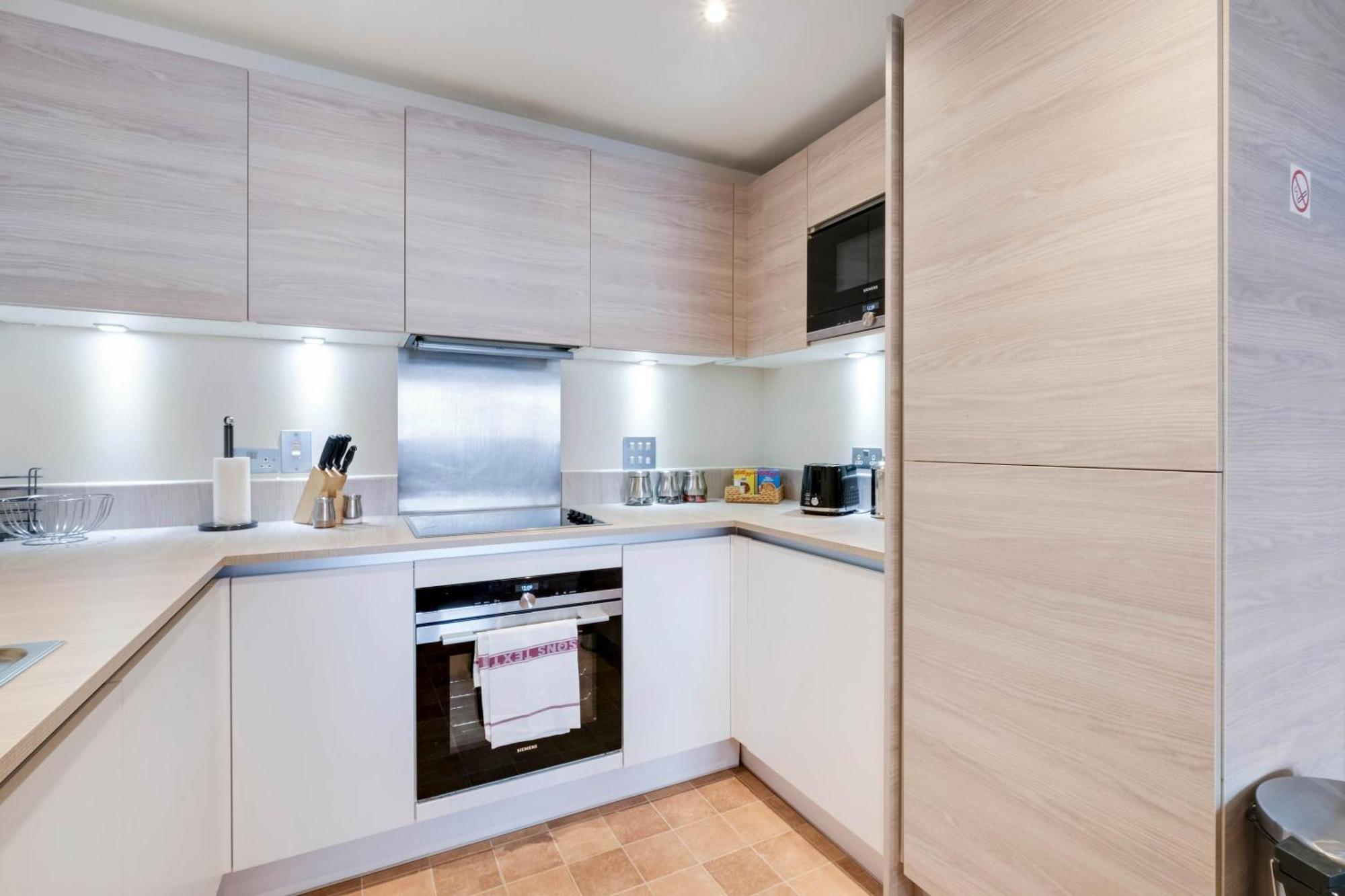 Alder House Serviced Apartment Maidenhead By 360Stays Exterior foto