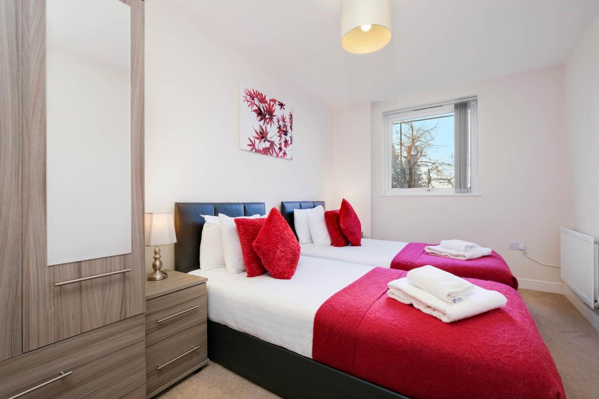 Alder House Serviced Apartment Maidenhead By 360Stays Exterior foto
